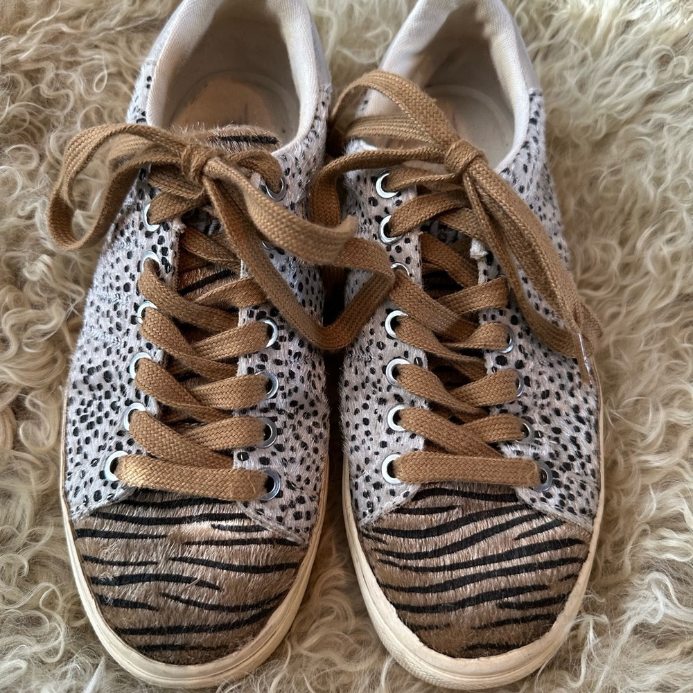 Gola Women's Black and Tan Patterned Sneakers - Picture 2 of 8